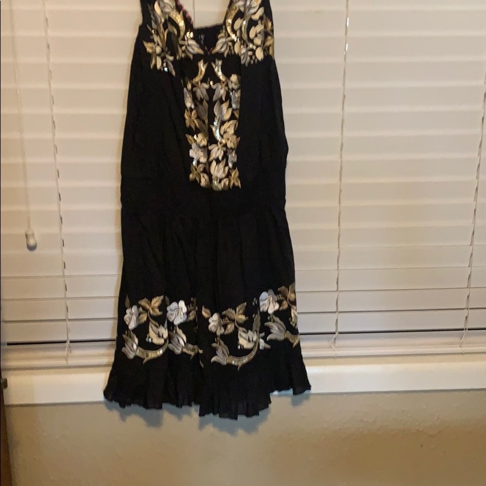 Venus dress NWOT TIE WAIST